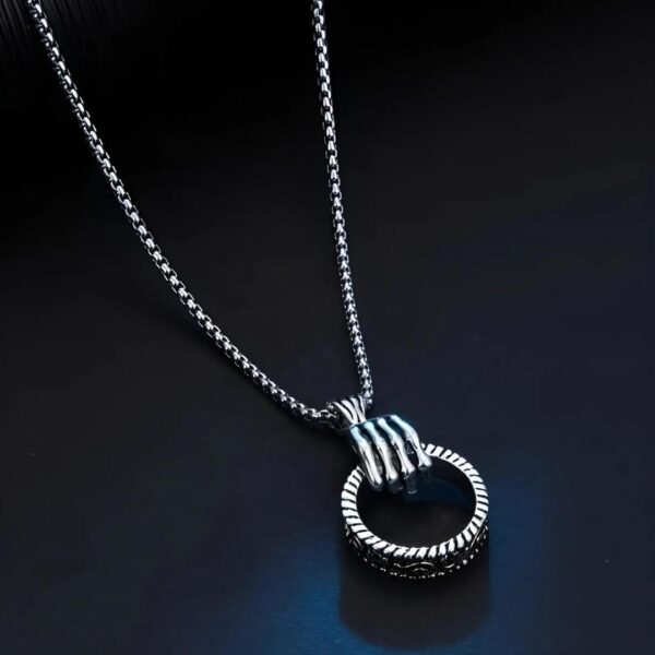 Ring Shaped Men's Necklace - Image 6