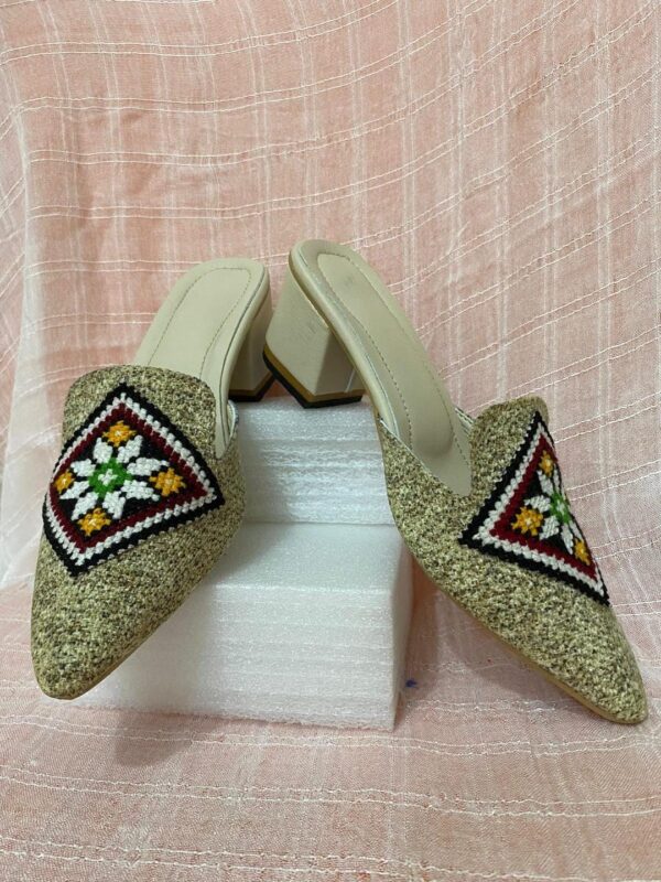 Women's Fabric Fancy Pumps - Image 6