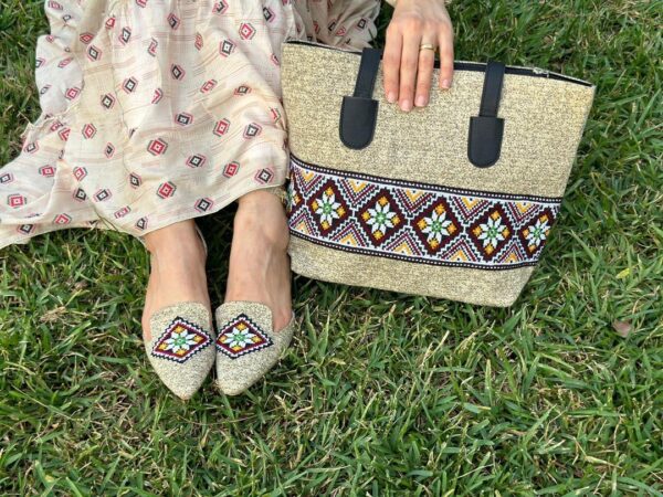 Women's Fabric Fancy Pumps - Image 8