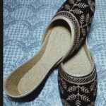 Women's Velvet Embroidered Khussa